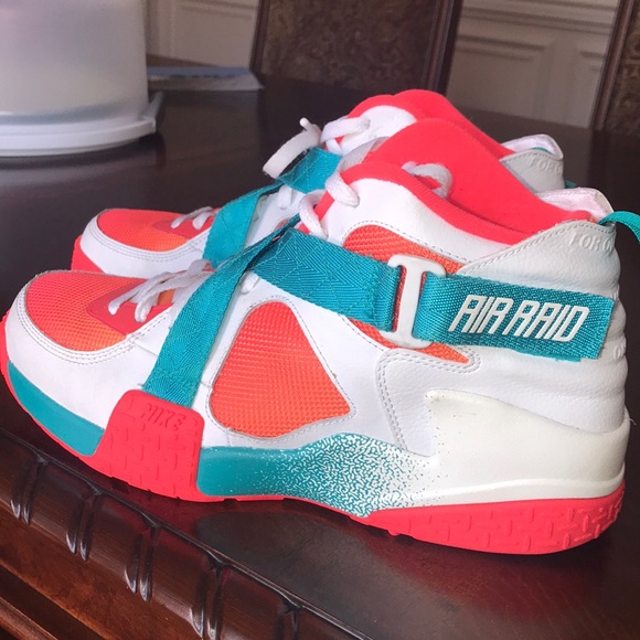 nike air raid atomic mango